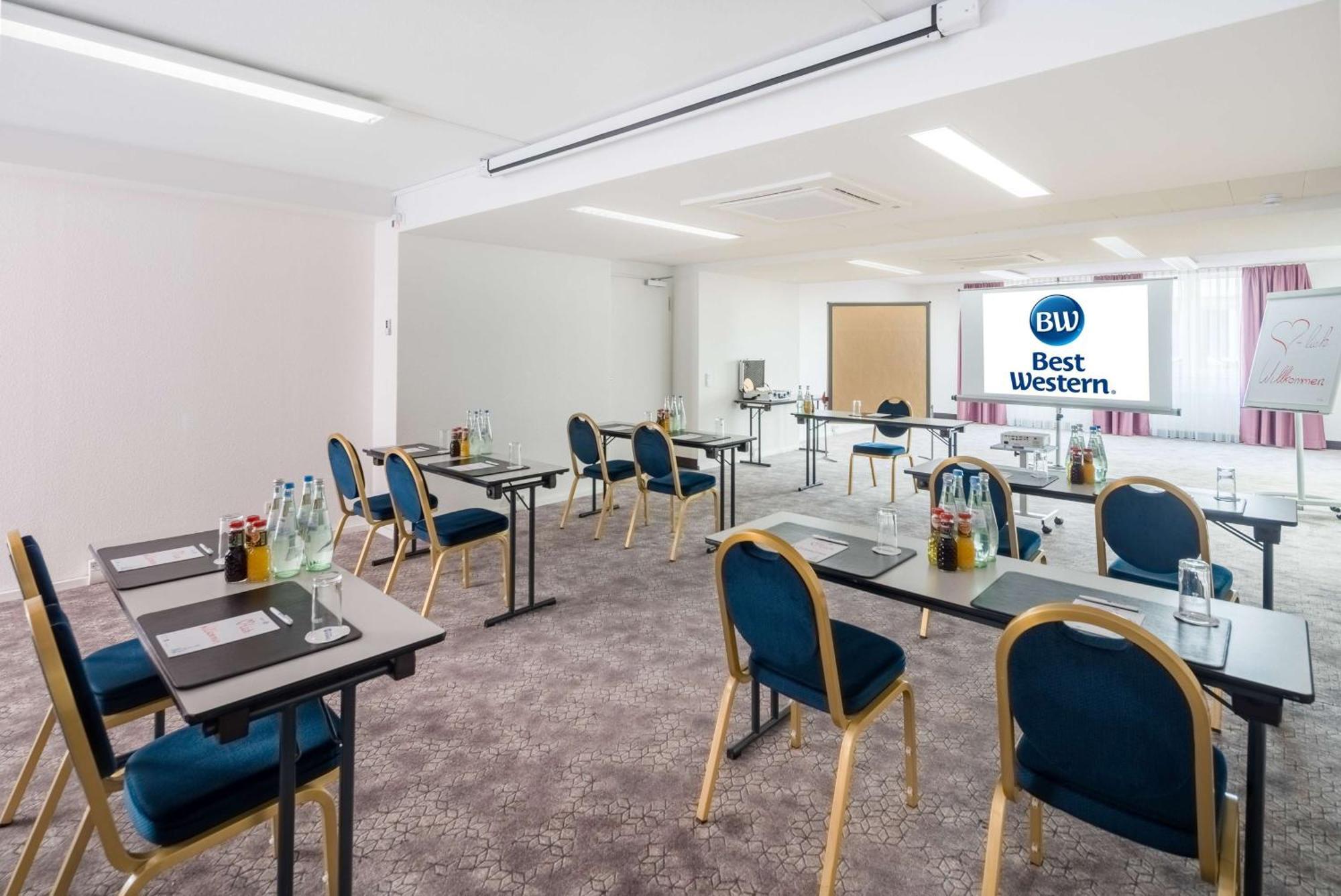 Western München Airport Hotel 4*